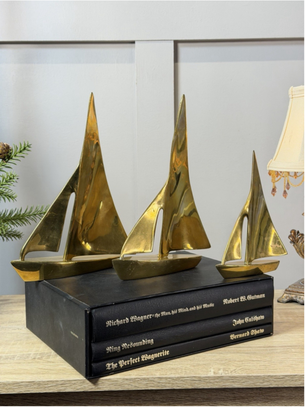 Vintage - Set of 3 Solid Brass Sailboats - Height of Each: 10”/ 9.5“/ 7”tall - Picture 5 of 15